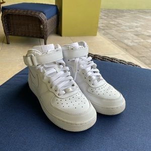 Nike Air Force 1 Mid GS White - Size 5Y Big Kids / Size 7 Womens